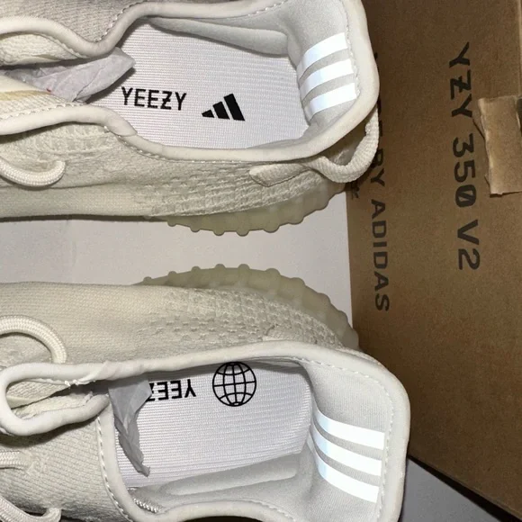 Adidas Yeezy Boost 350 V2 BONE / White BRAND NEW - Picture 4 of 6
